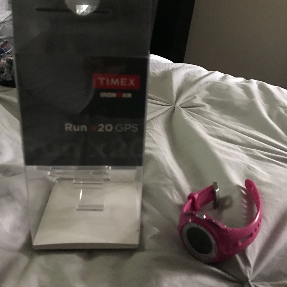 Run x20 gps watch worn once. Water resistant